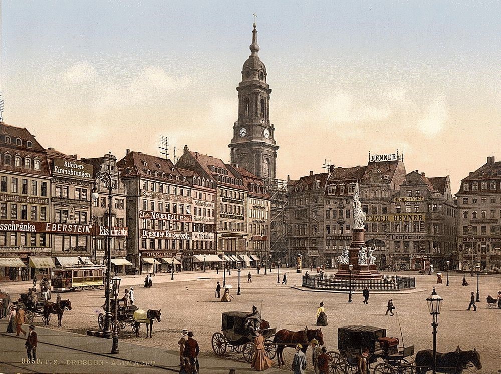 Altmarkt - S&uuml;dostseite quer  Dresden