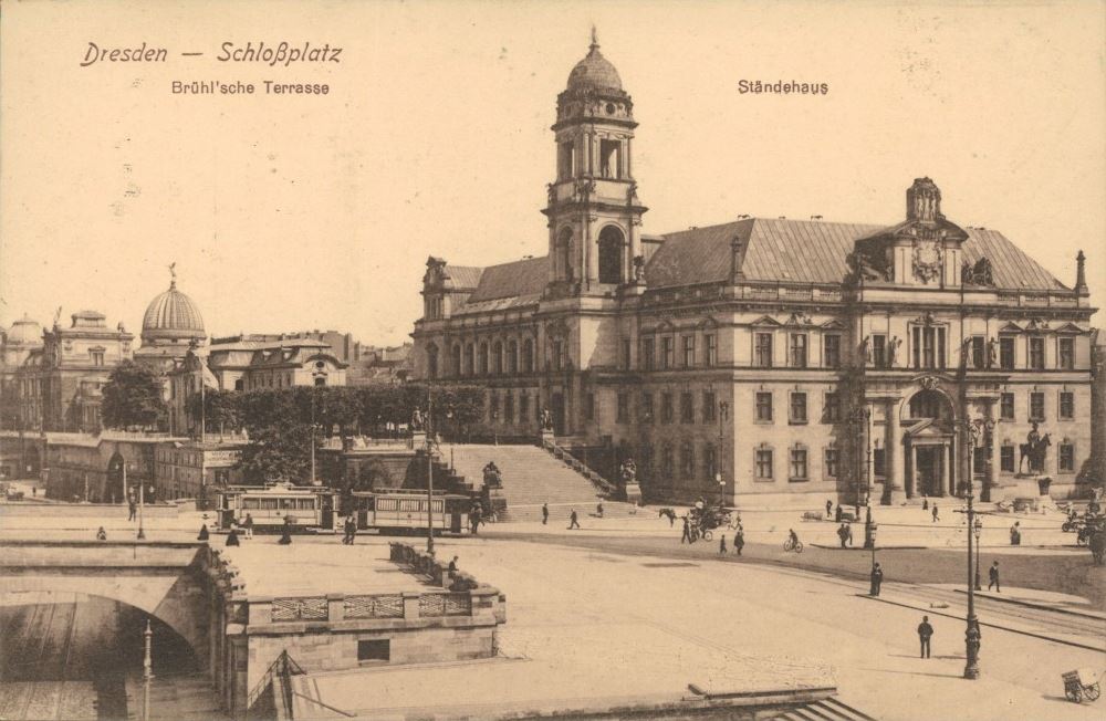 Schloßplatz 1 / Augustusstraße  Dresden