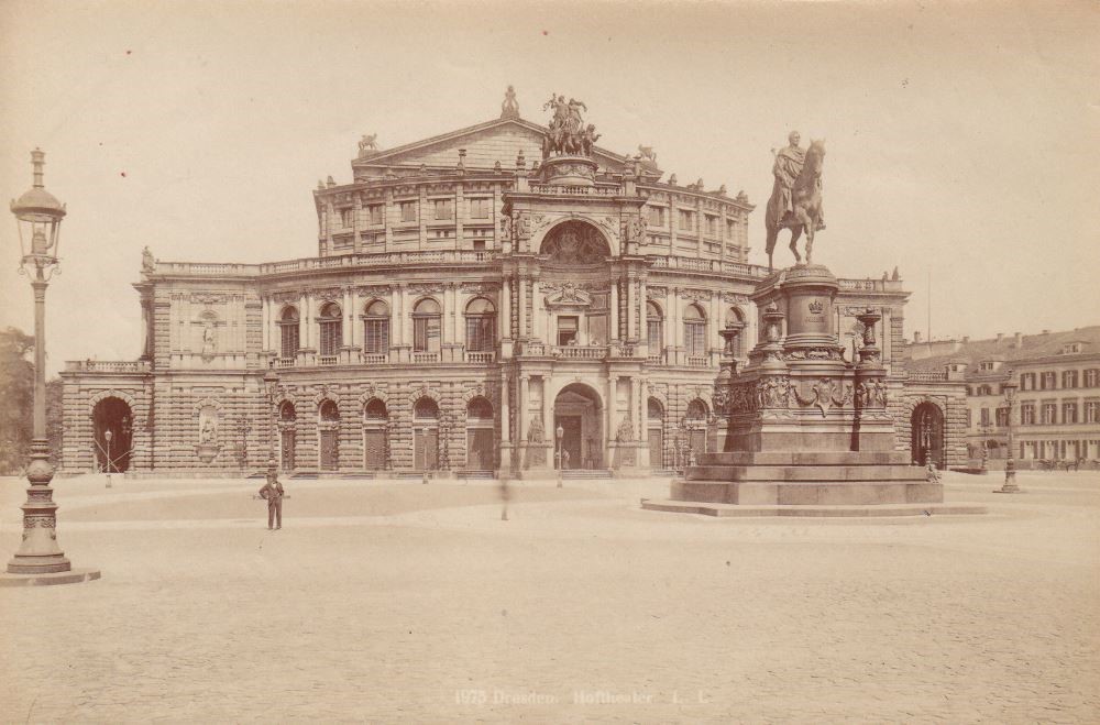 Theaterplatz 2  Dresden