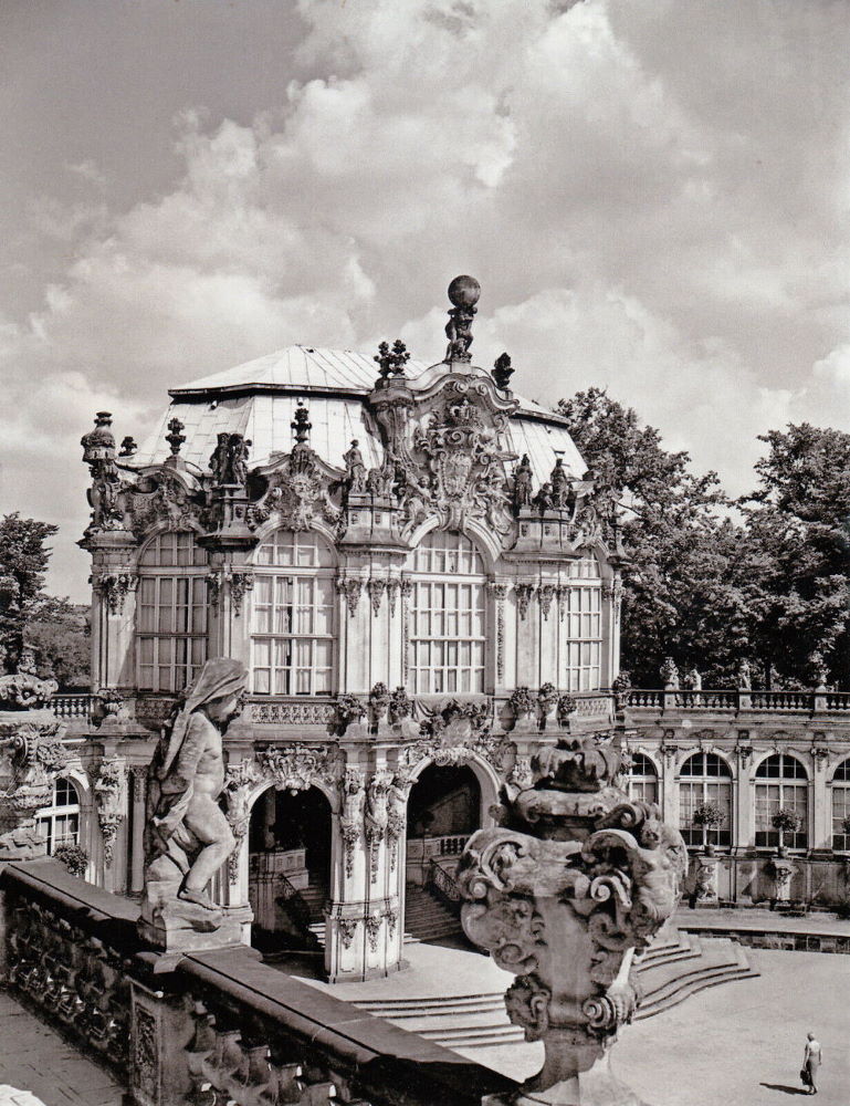 Zwinger - Wallpavillon hochkant  Dresden