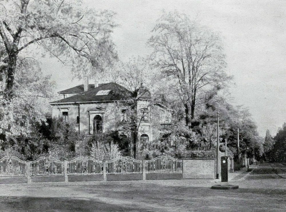 Loschwitzer Stra&szlig;e 3 (-1925 Residenzstra&szlig;e 28b, 1925-46 Residenzstra&szlig;e 3)  Dresden