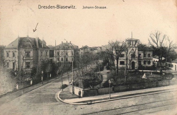 Loschwitzer Stra&szlig;e 42 (-1925 Residenzstra&szlig;e 9, 1925-46 Residenzstra&szlig;e 42) / Regerstra&szlig;e  Dresden