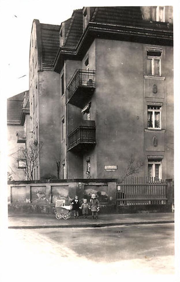 Schaufu&szlig;stra&szlig;e 42 (-1925 Schaufu&szlig;stra&szlig;e 45) / Wehlener Stra&szlig;e  Dresden