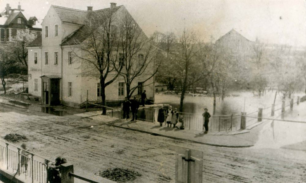 Mei&szlig;ner Landstra&szlig;e 85 (Meissner Stra&szlig;e 1) / Pfaffengrund  Dresden