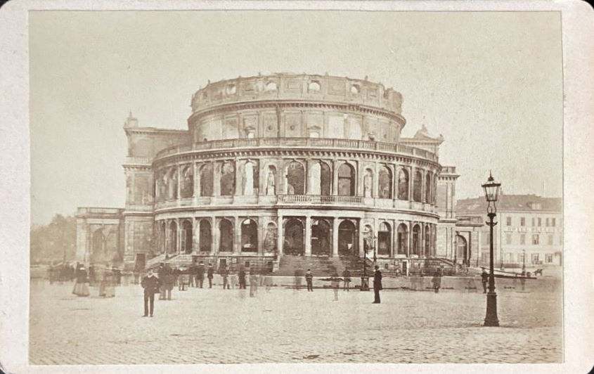 1869 Brand des Hoftheaters - danach  Dresden