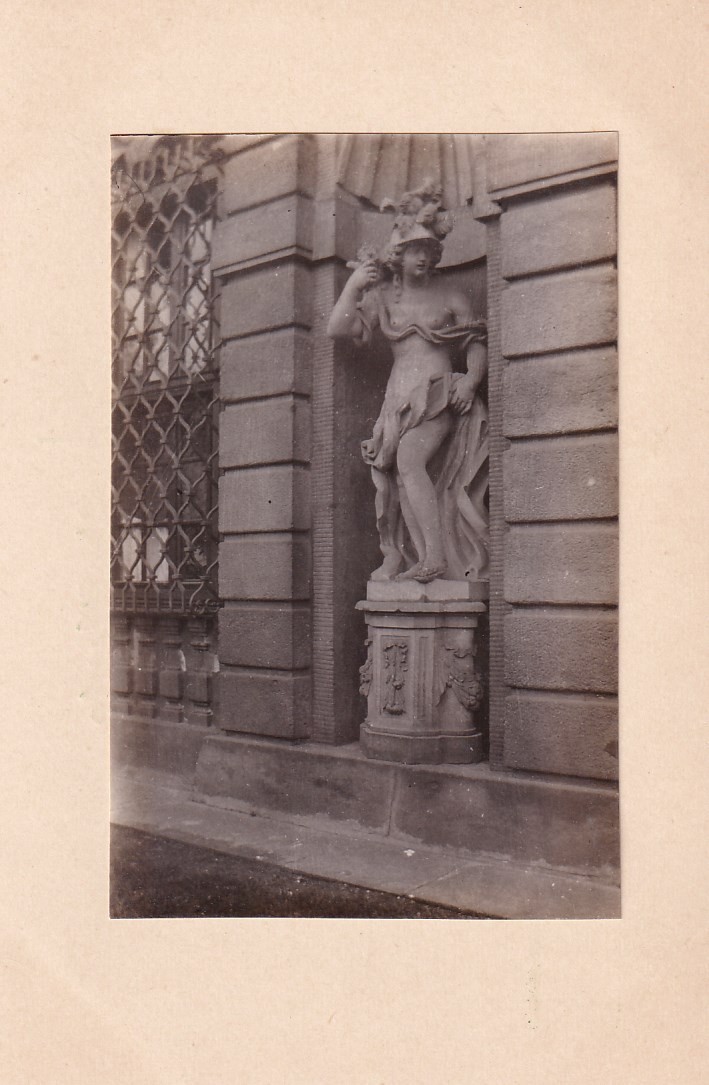 Hauptallee 8 (Gro&szlig;er Garten 14)  Dresden