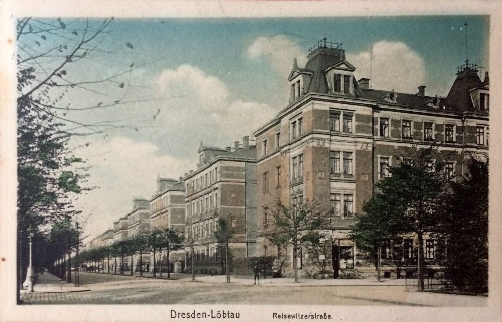 Reisewitzer Straße 49 / Bonhoefferplatz 1 (Nostitz-Wallwitz-Platz 1)  Dresden