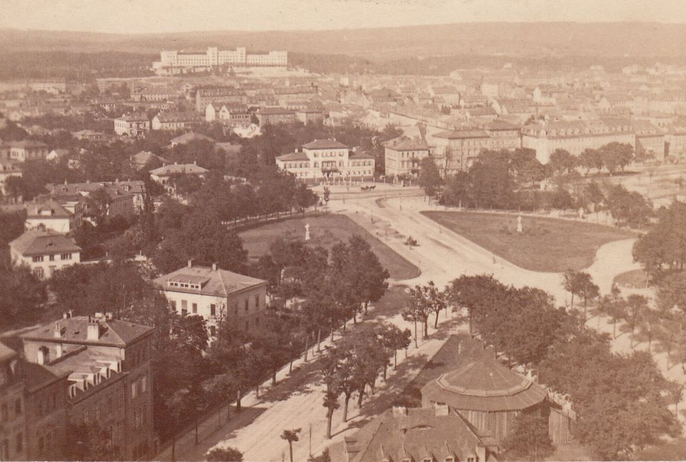 An der Dreik&ouml;nigskirche / Hauptstra&szlig;e  Dresden