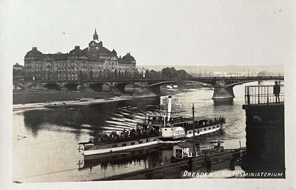 Carolaplatz 2 (Königsufer 2, Königin-Carola-Platz 2) / (Arnimstraße 2) Dresden Carolaplatz 2 (Königsufer 2, Königin-Carola-Platz 2) / (Arnimstraße 2) Dresden