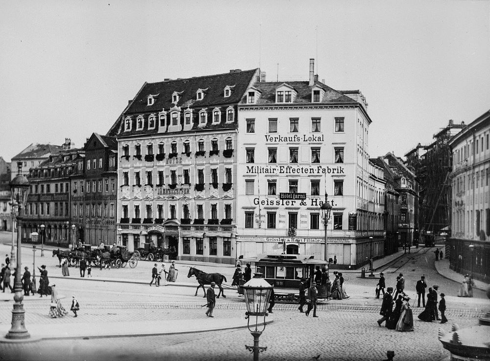 Neustädter Markt 9 (1856 Am Markte 11, -1928 Am Markt 9) / Große Klostergasse Dresden Neustädter Markt 9 (1856 Am Markte 11, -1928 Am Markt 9) / Große Klostergasse Dresden