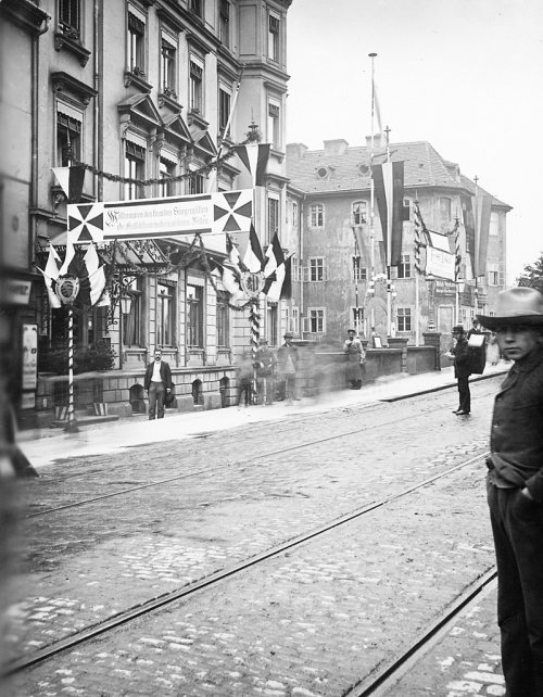 Neust&auml;dter Markt 12 (Am Markt 12) / An der Augustusbr&uuml;cke 3  Dresden