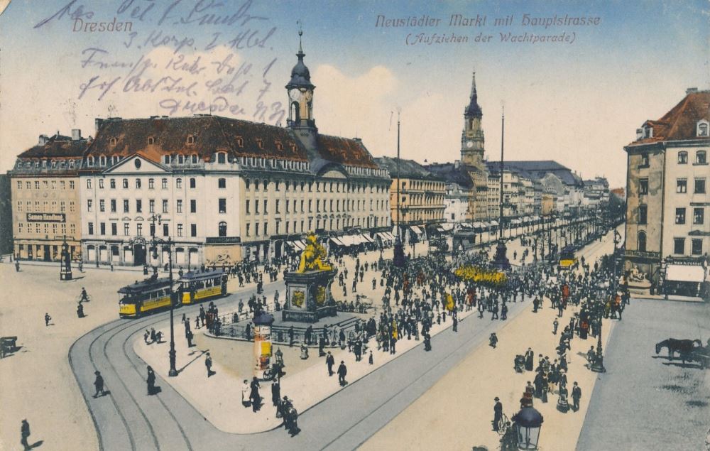 Neust&auml;dter Markt - Wachparade  Dresden