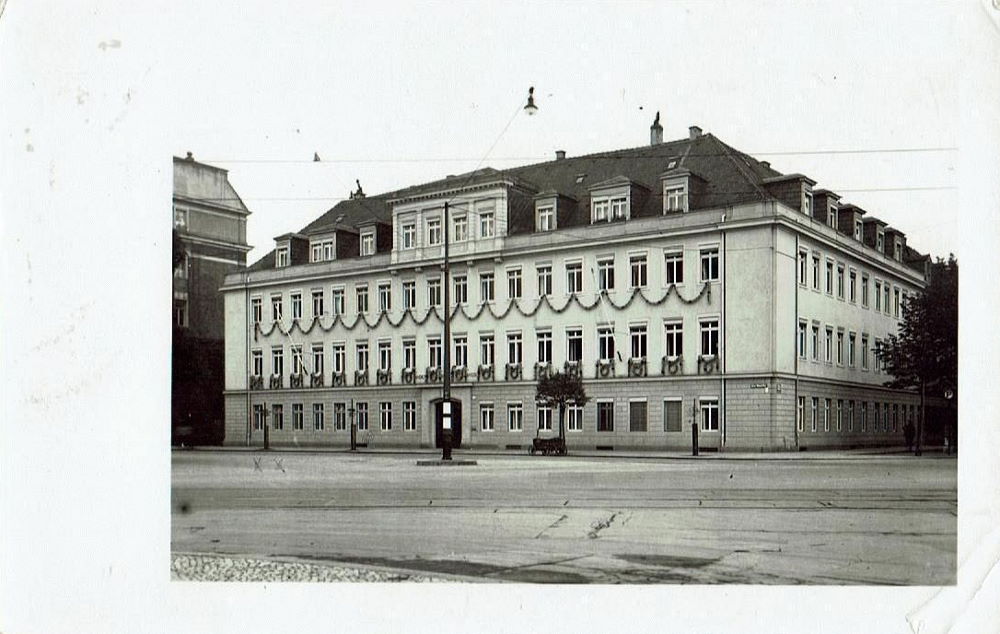 Palaisplatz 3 (Kaiser Wilhelm Platz 3)  Dresden