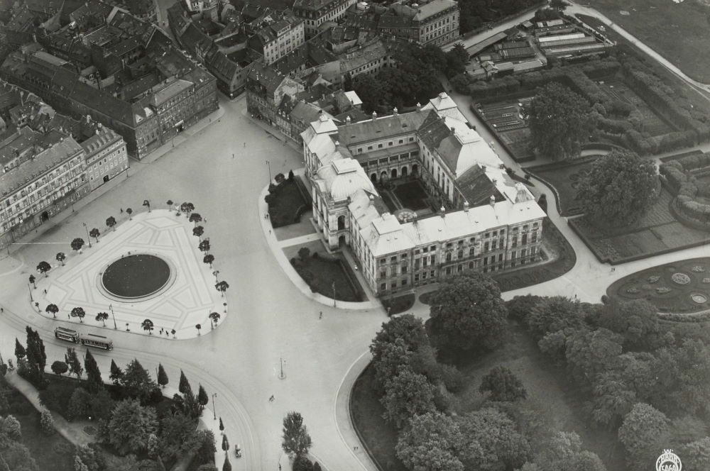 Palaisplatz 11 (Kaiser Wilhelm Platz 11)  Dresden