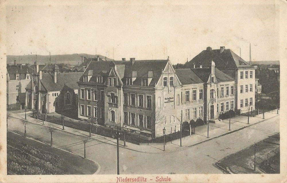 Sosaer Straße 10 (Schulstraße 10) / An der Post (Wilhelmstraße) Dresden Sosaer Straße 10 (Schulstraße 10) / An der Post (Wilhelmstraße) Dresden