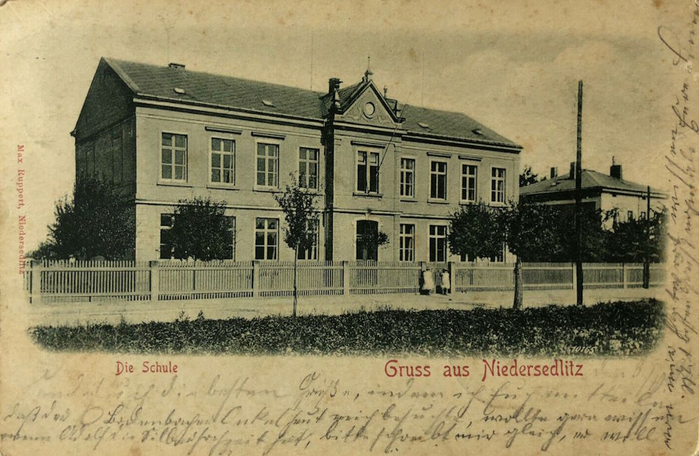 Sosaer Straße 10 (Schulstraße 10) / An der Post (Wilhelmstraße) Dresden Sosaer Straße 10 (Schulstraße 10) / An der Post (Wilhelmstraße) Dresden