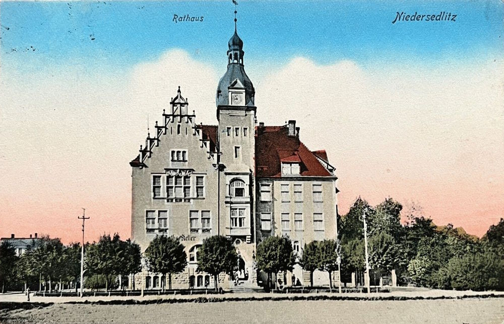 Sosaer Straße 11 (Schulstraße 11) / An der Post (Wilhelmstraße) Dresden Sosaer Straße 11 (Schulstraße 11) / An der Post (Wilhelmstraße) Dresden