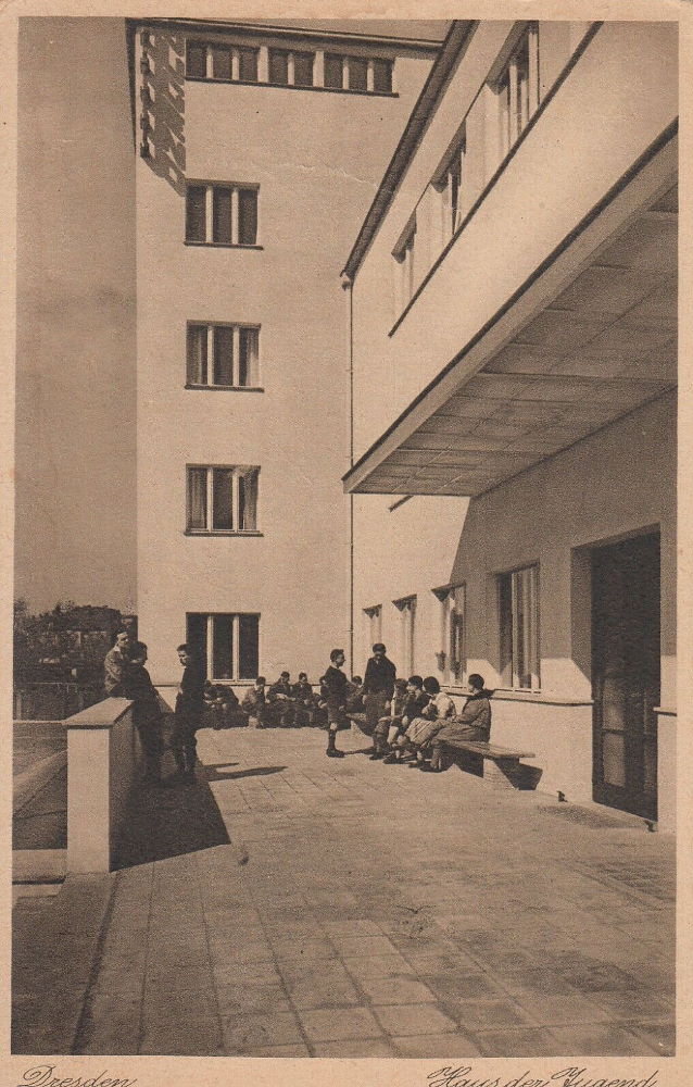 Strehlener Platz 1 (Horst-Wessel-Platz 1)  Dresden
