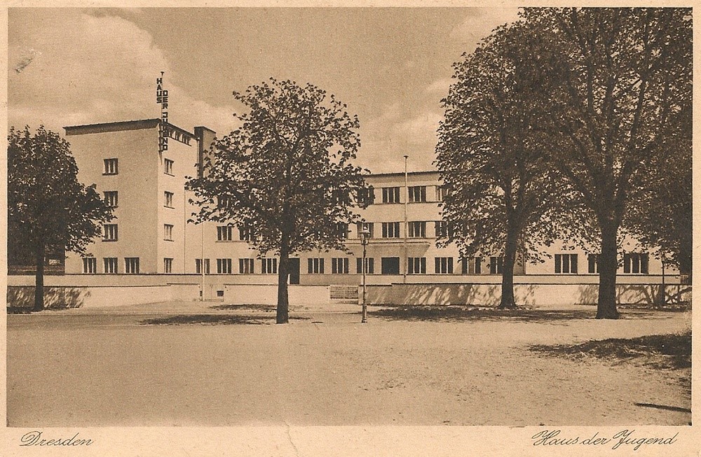 Strehlener Platz 1 (Horst-Wessel-Platz 1)  Dresden