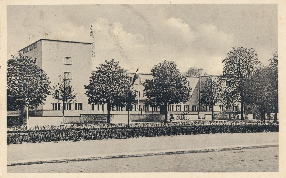 Strehlener Platz 1 (Horst-Wessel-Platz 1)  Dresden