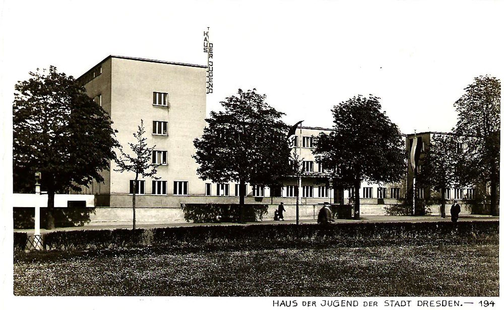 Strehlener Platz 1 (Horst-Wessel-Platz 1)  Dresden