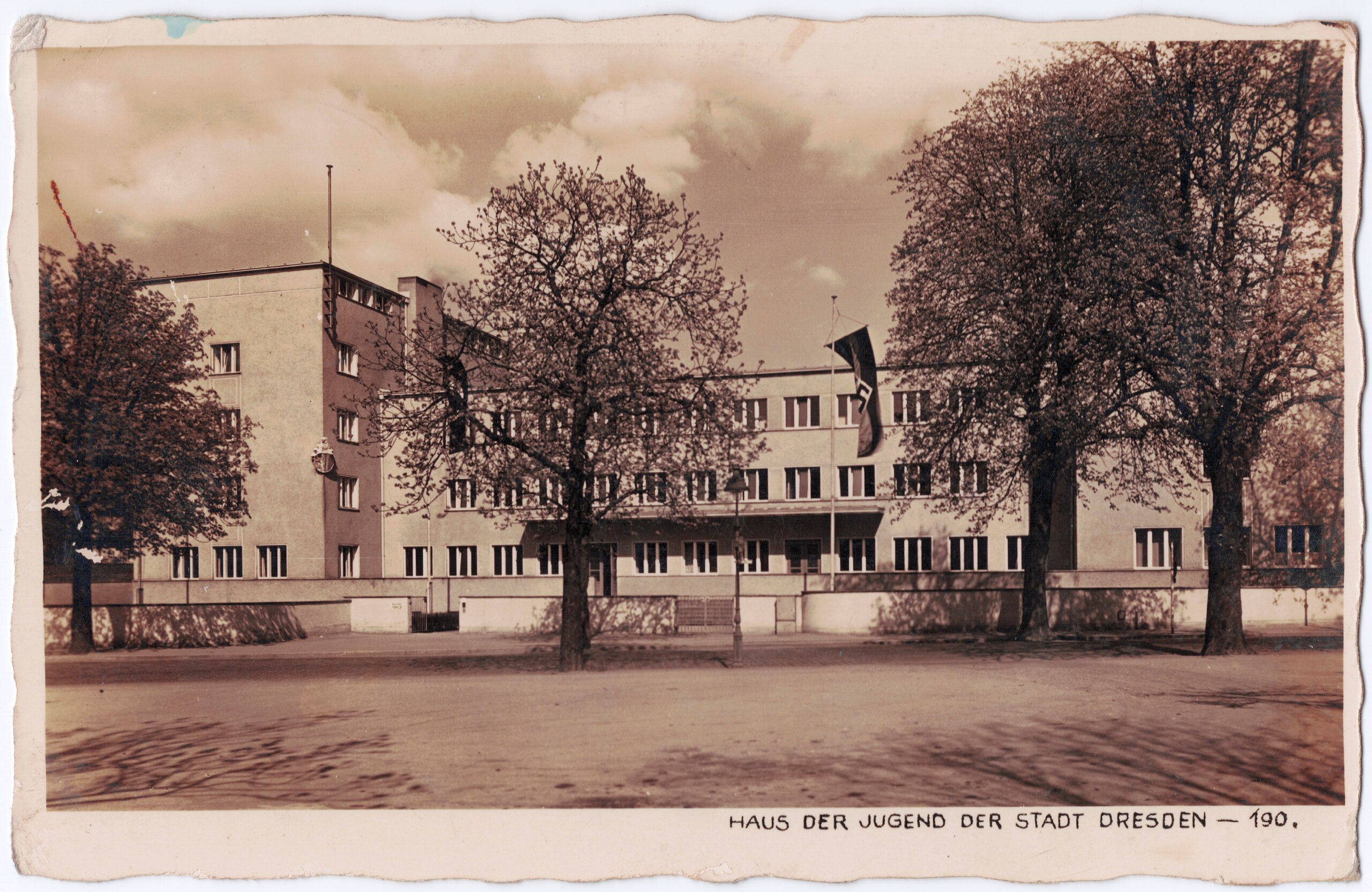 Strehlener Platz 1 (Horst-Wessel-Platz 1)  Dresden